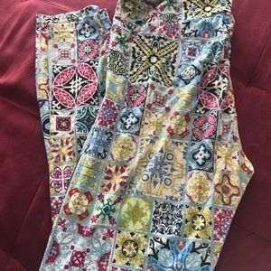LuLaRoe Leggings Tall & Curvy